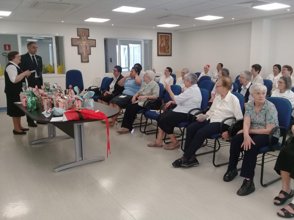 Confraternização - Aniversariantes do Mês Confraternização - Aniversariantes do Mês
