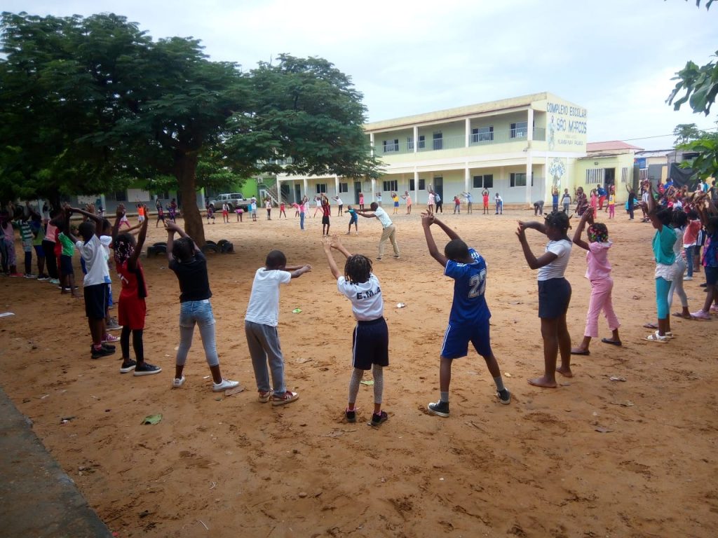 Nosso colégio em Luanda